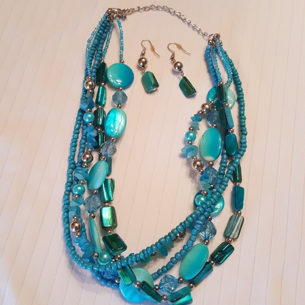 Necklace & earrings set